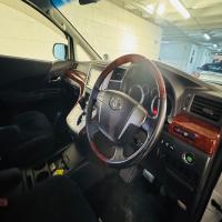 Toyota Vellfire - Image 2