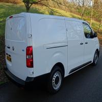 Vauxhall Vivaro - Image 2
