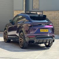 Lamborghini Urus - Image 3