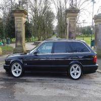 BMW 5 Series - Image 2