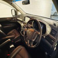 Nissan Elgrand - Image 2