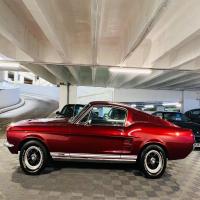 Ford Mustang - Image 2