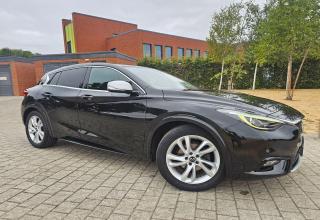 Infiniti Q30