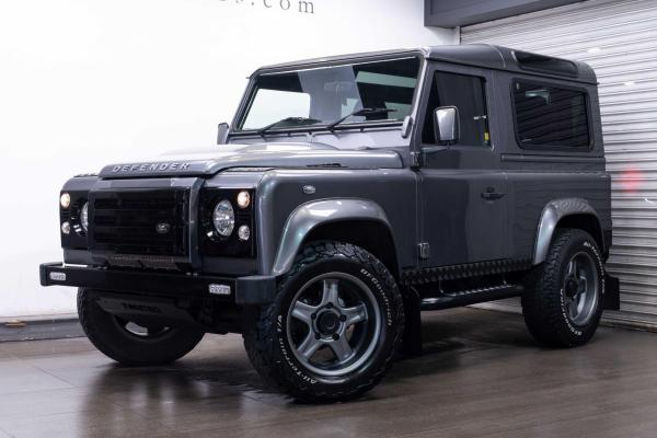 Land Rover Defender 90