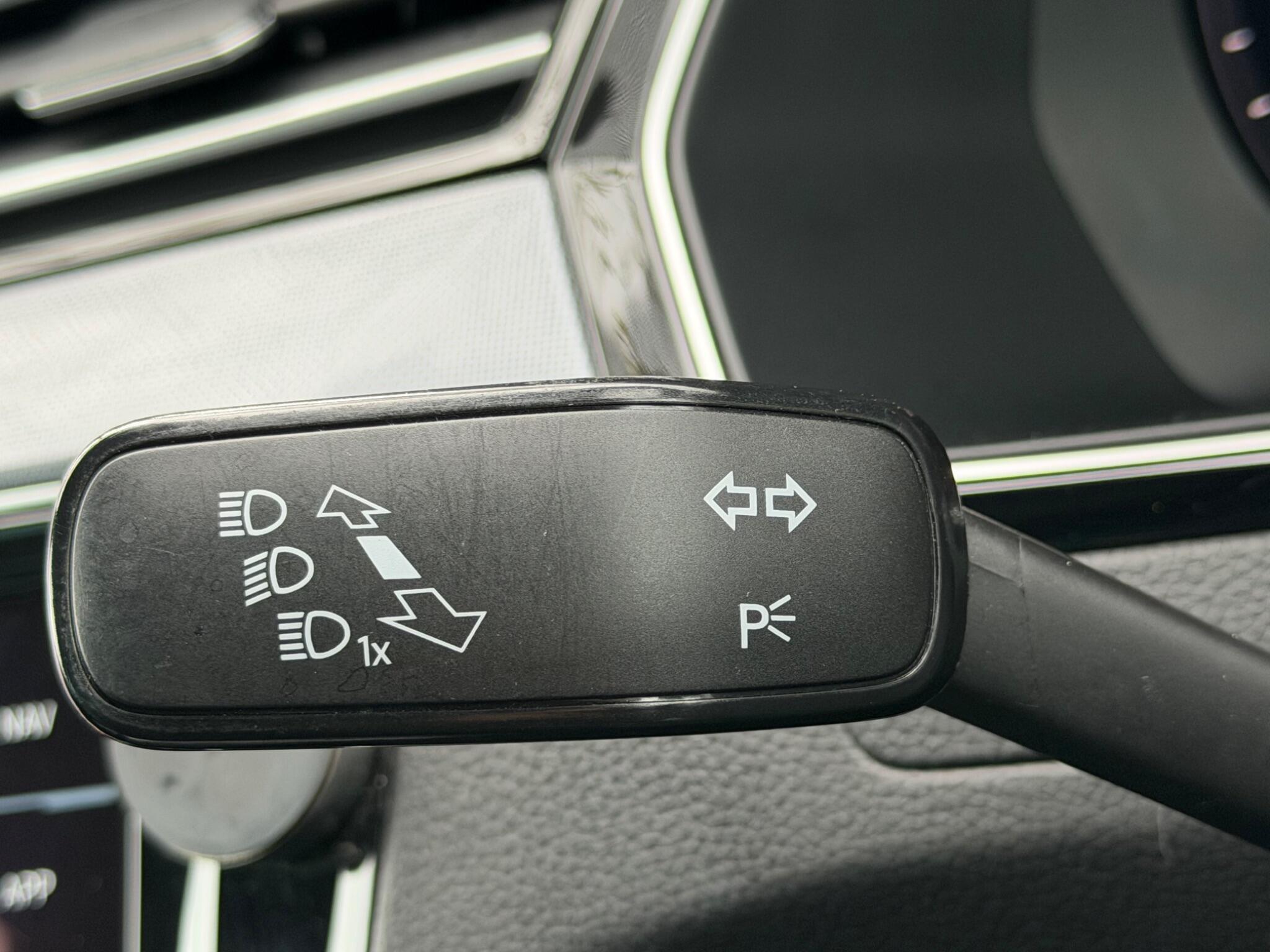 Volkswagen Passat - Image 36