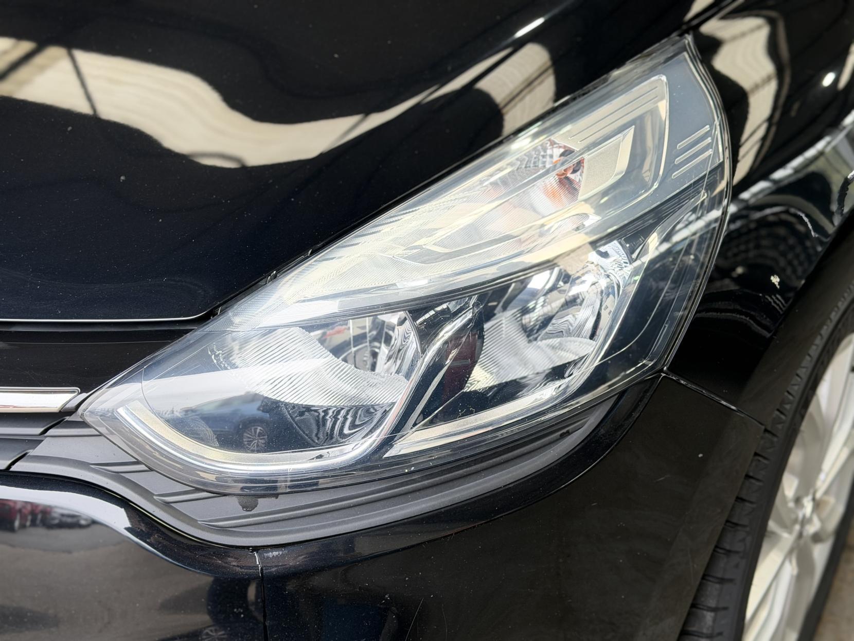 Renault Clio - Image 10