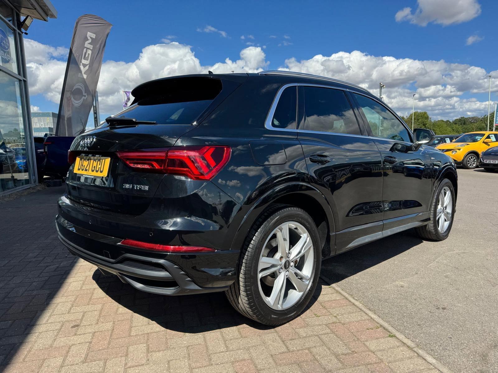 Audi Q3 - Image 6