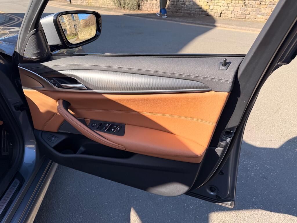 BMW 5 Series - Image 36