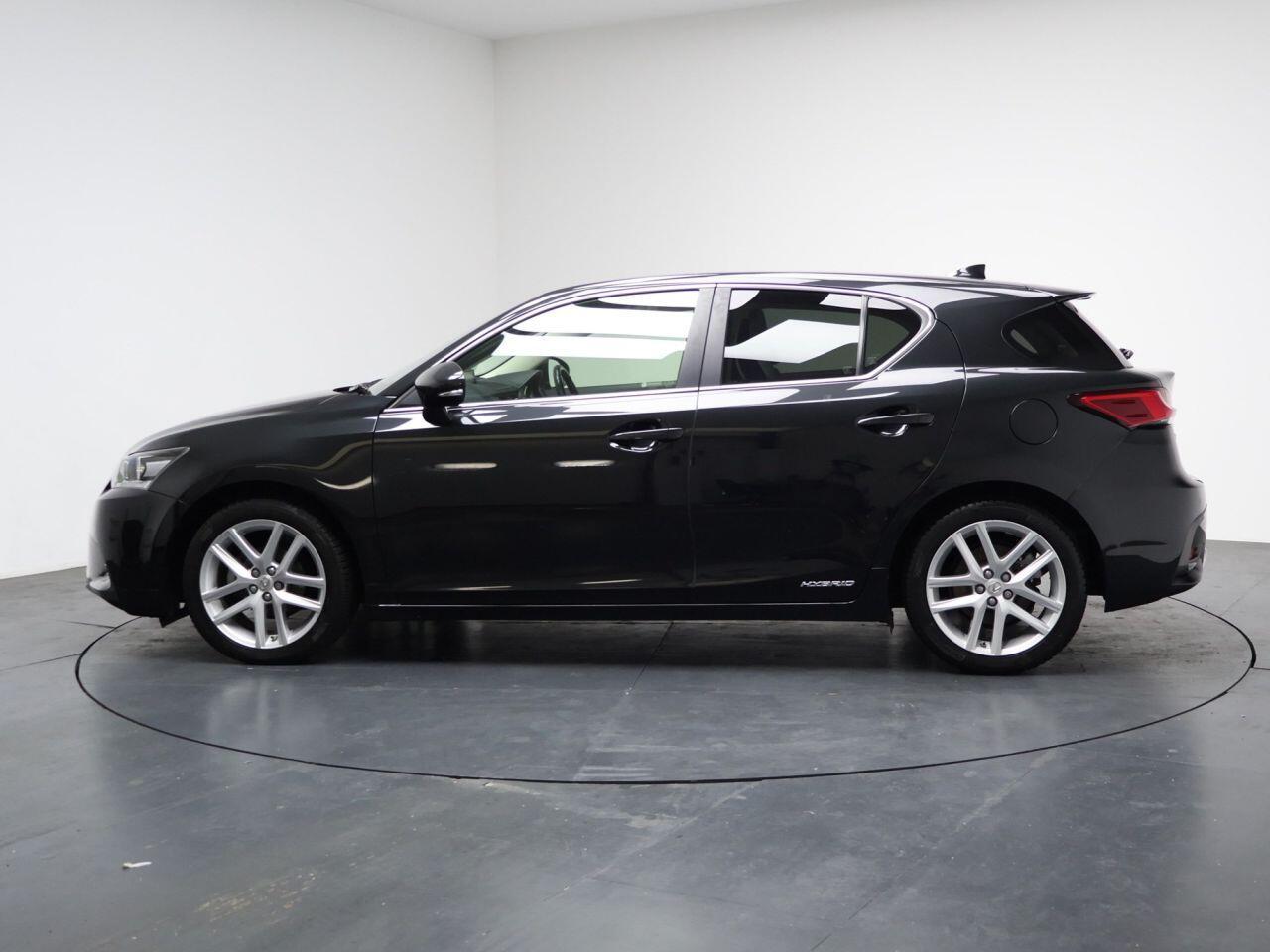Lexus CT - Image 8