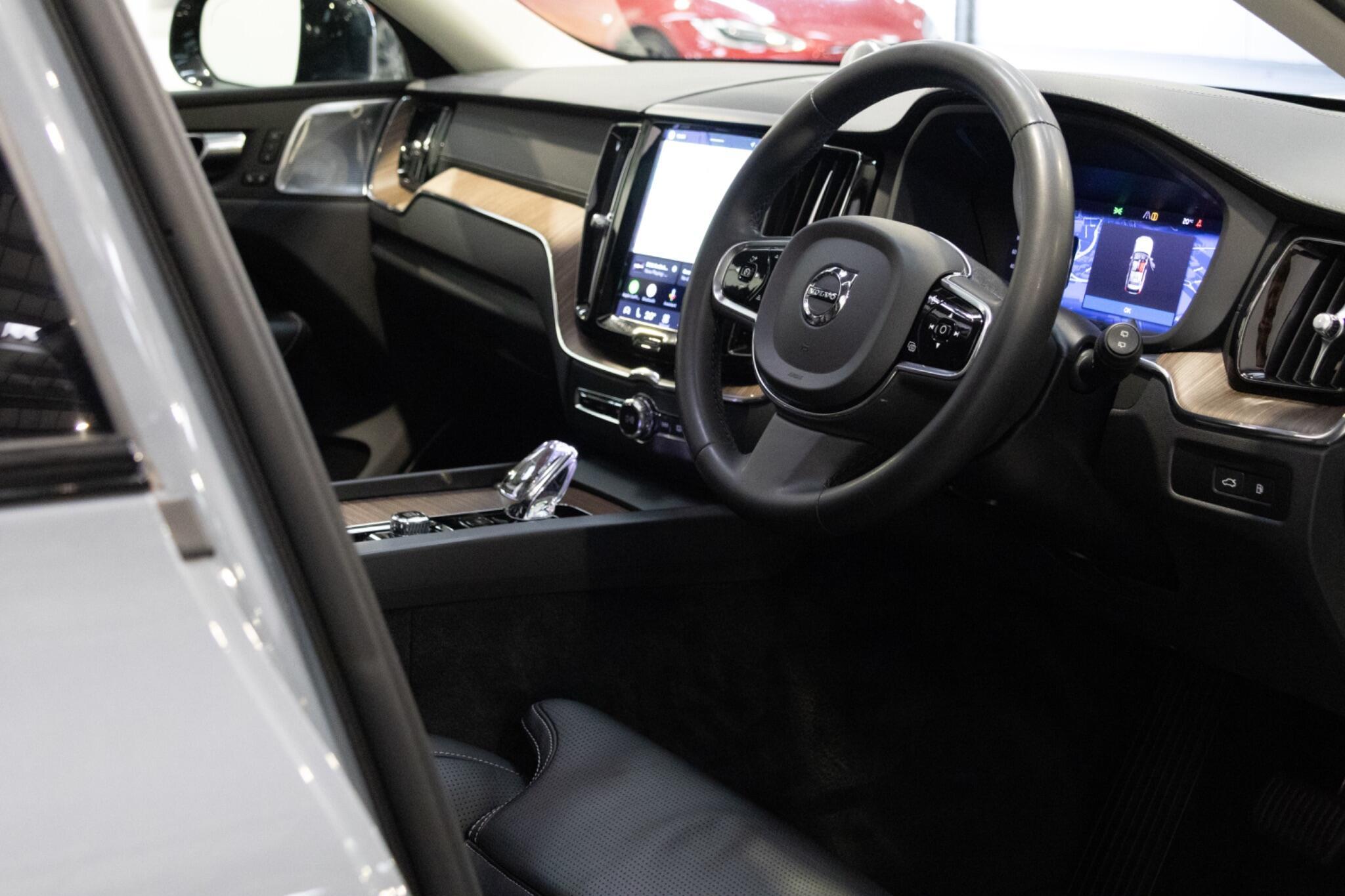 Volvo XC60 - Image 15