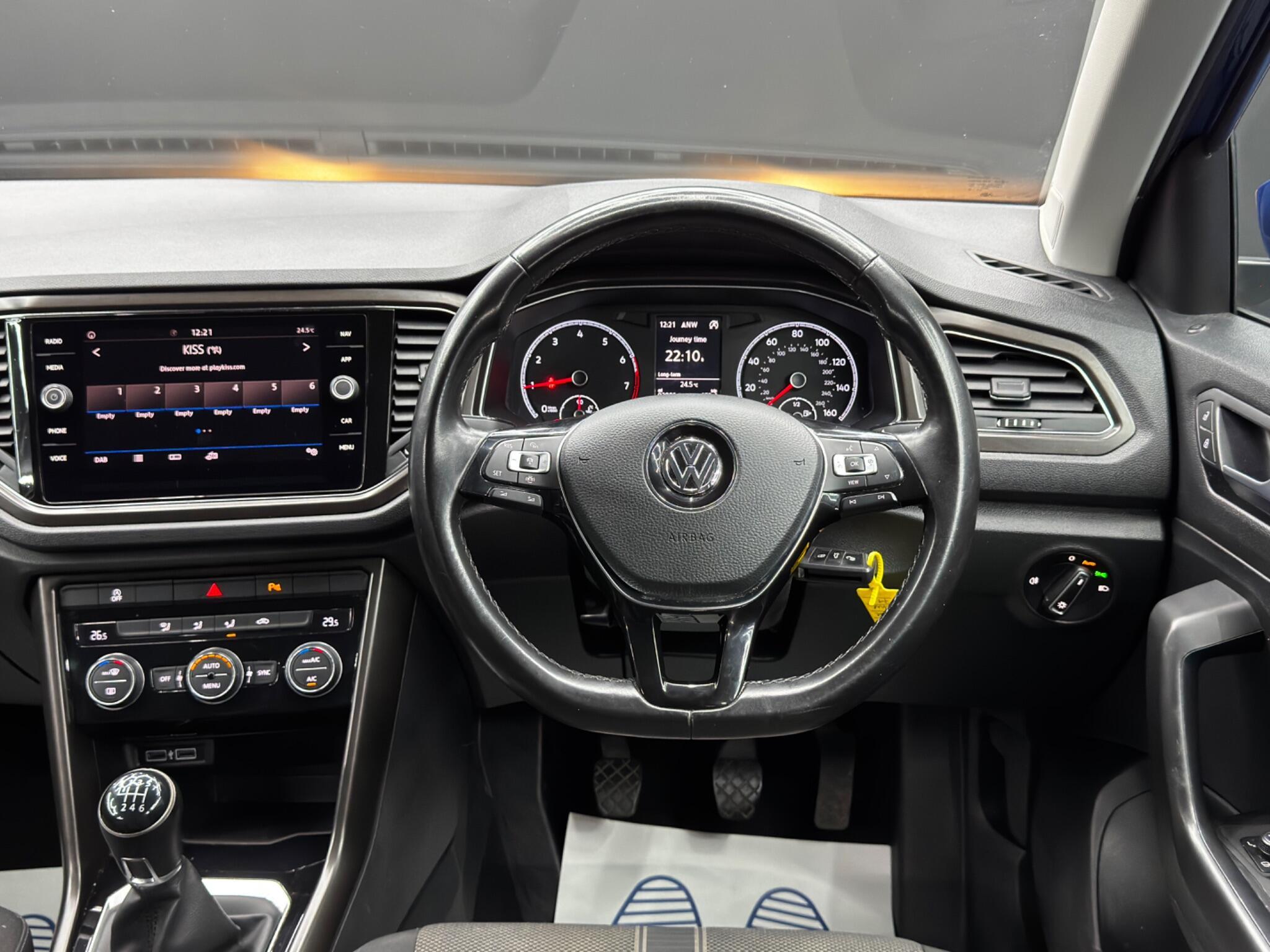 Volkswagen T-Roc - Image 17