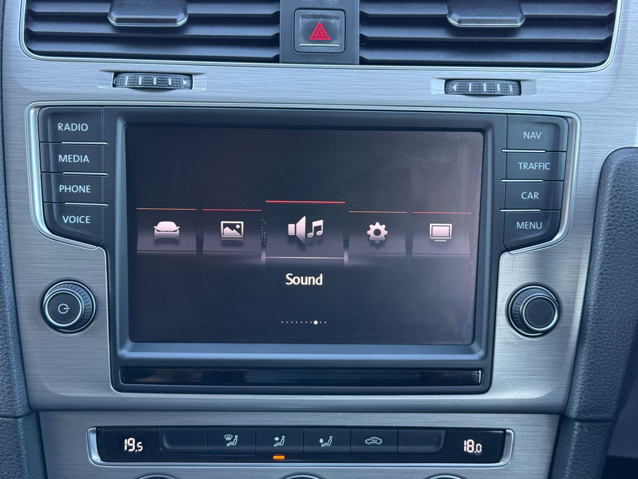 Volkswagen Golf - Image 48