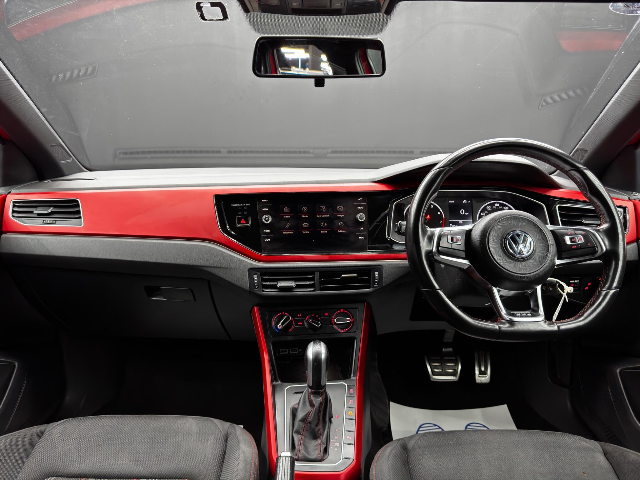 Volkswagen Polo - Image 10