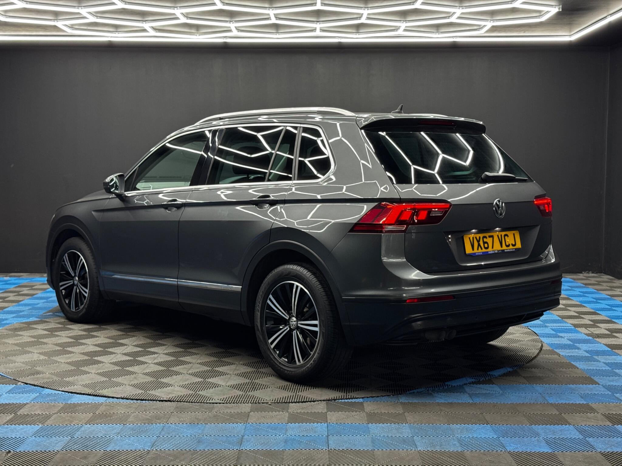 Volkswagen Tiguan - Image 7