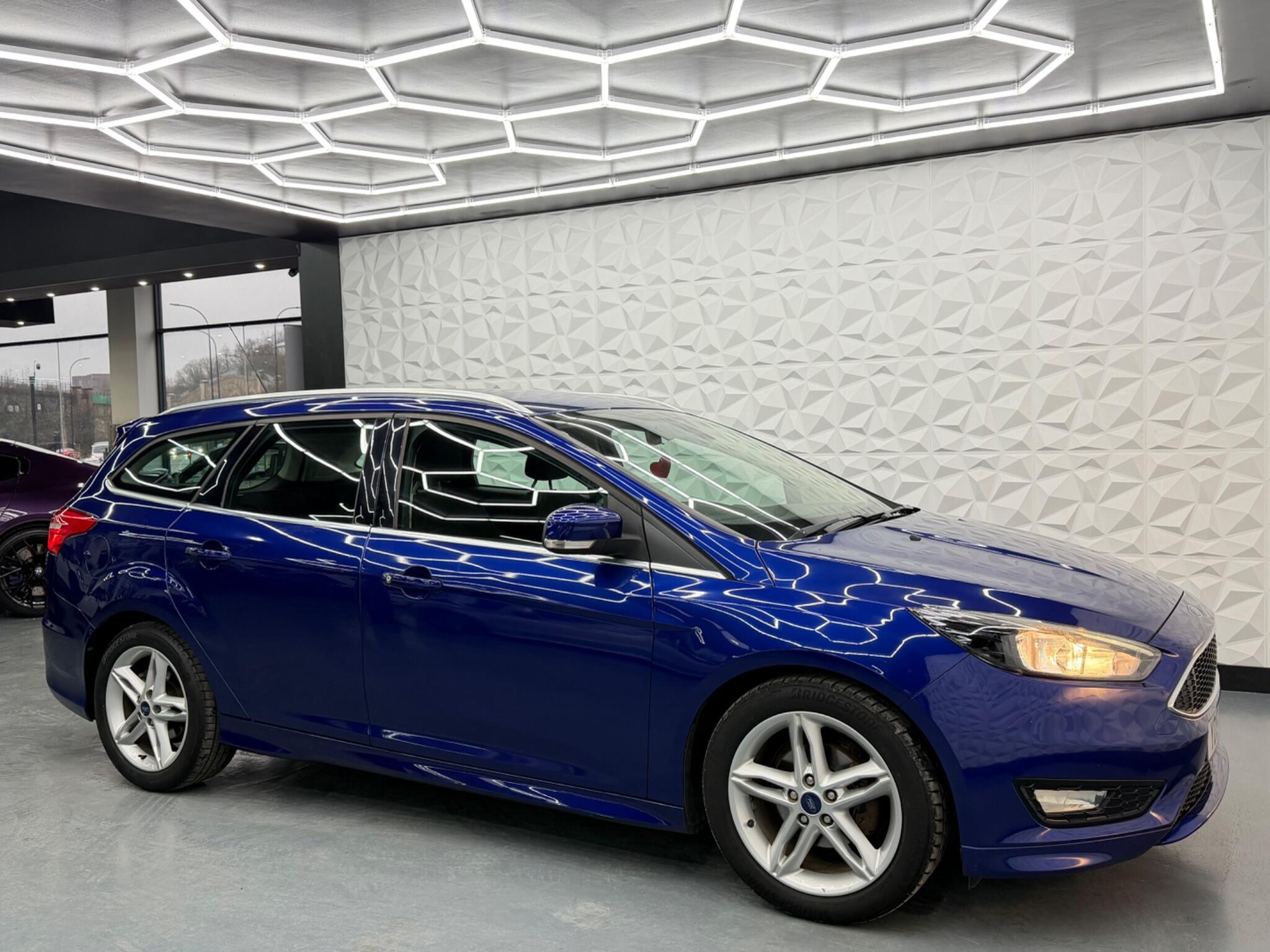 Ford Focus - Image 13