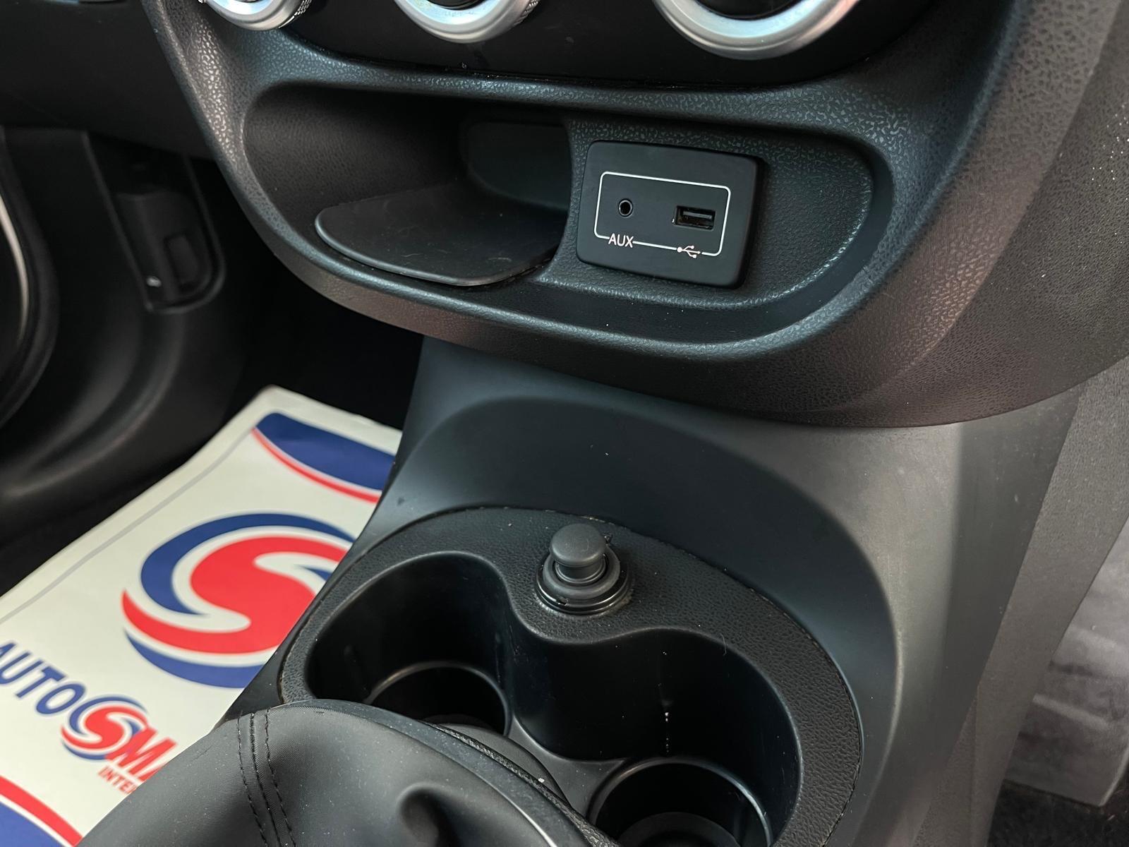Fiat 500L - Image 18