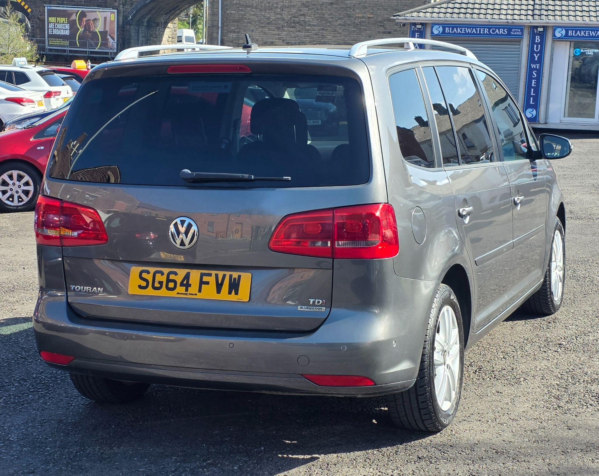 Volkswagen Touran - Image 7