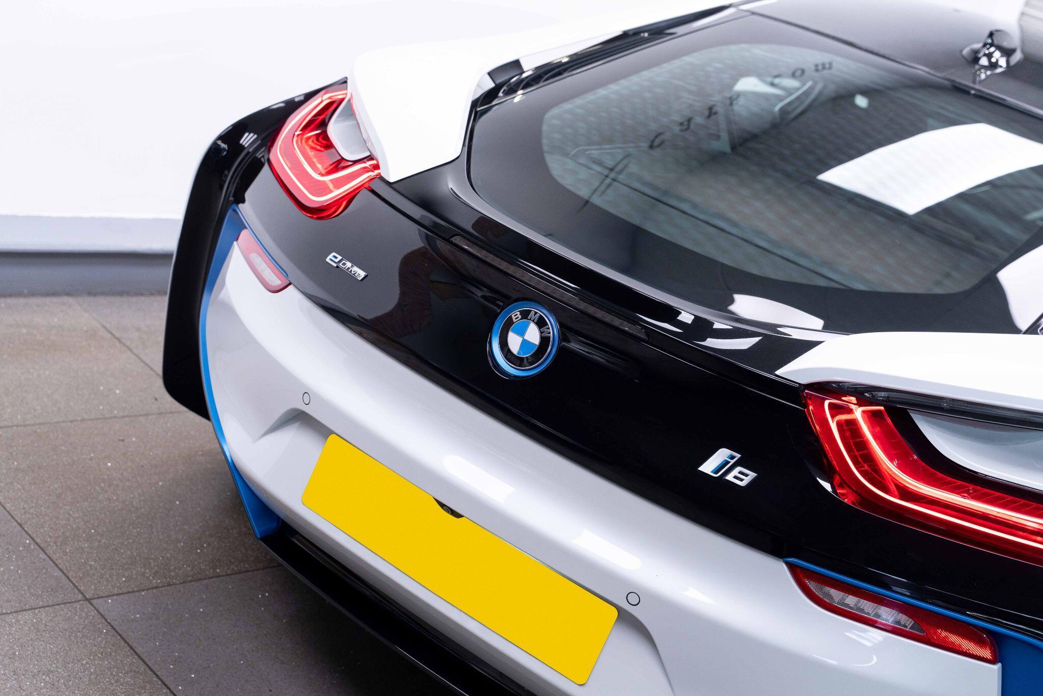 BMW i8 - Image 36