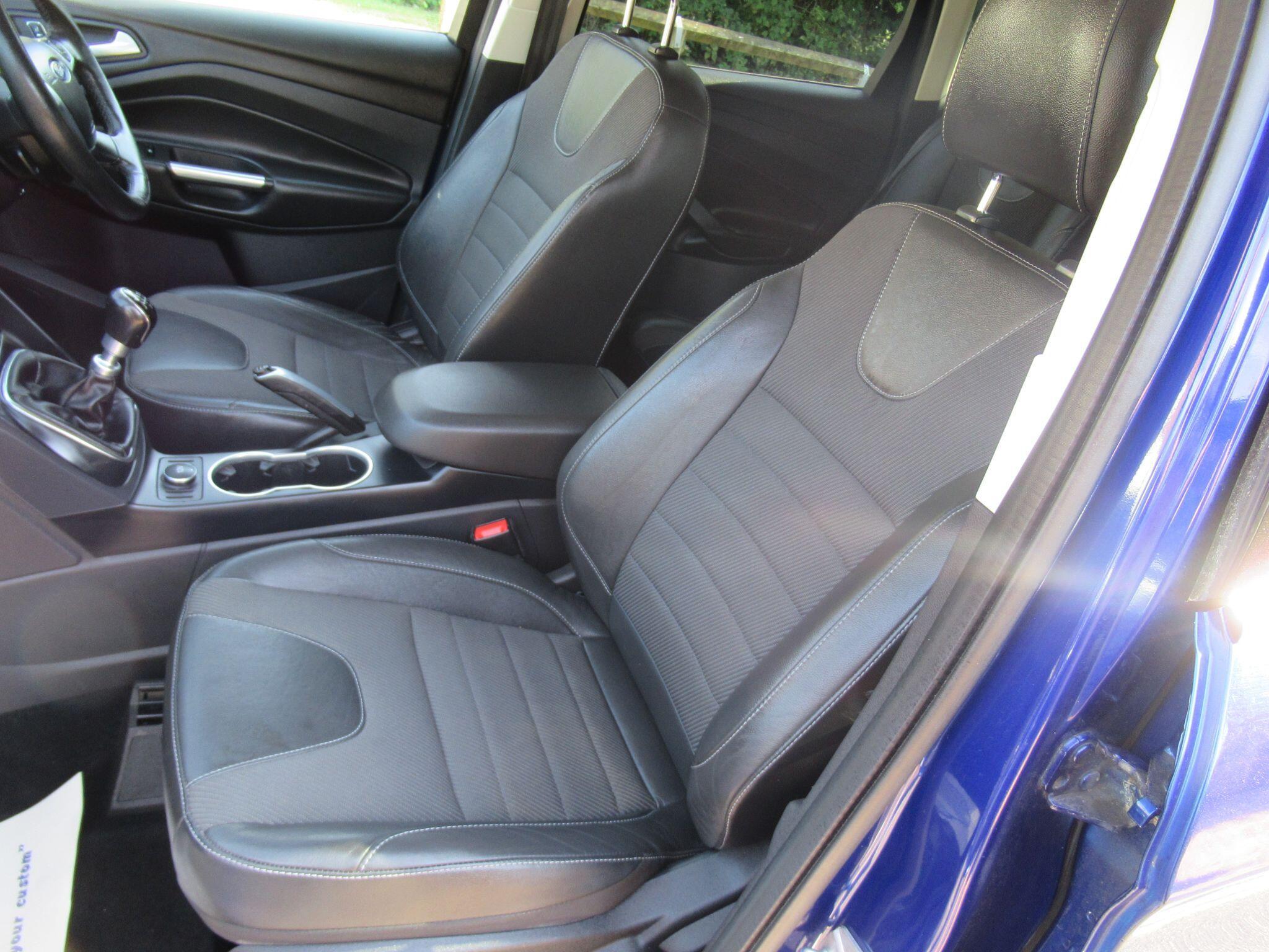 Ford Kuga - Image 14