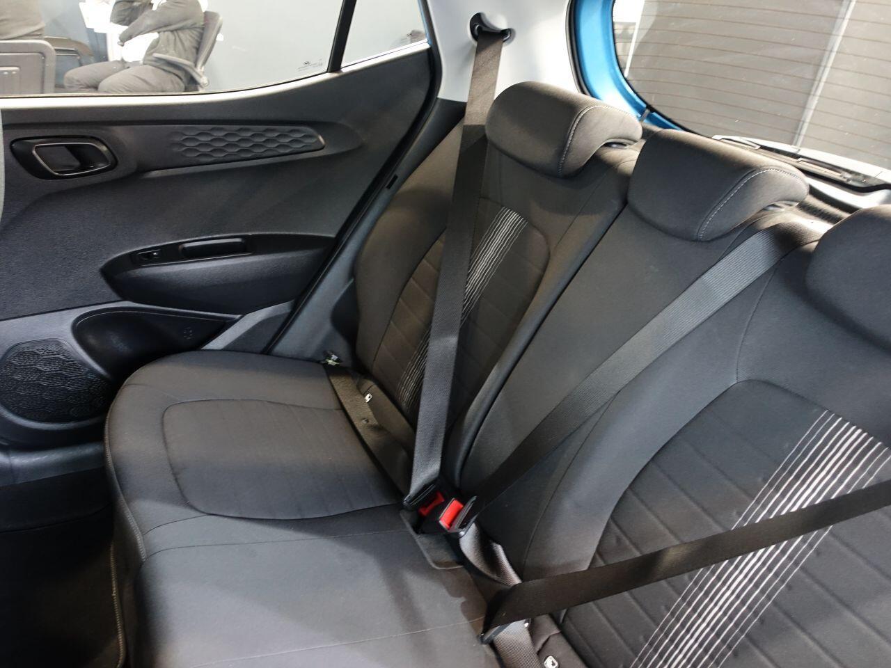 Hyundai i10 - Image 17