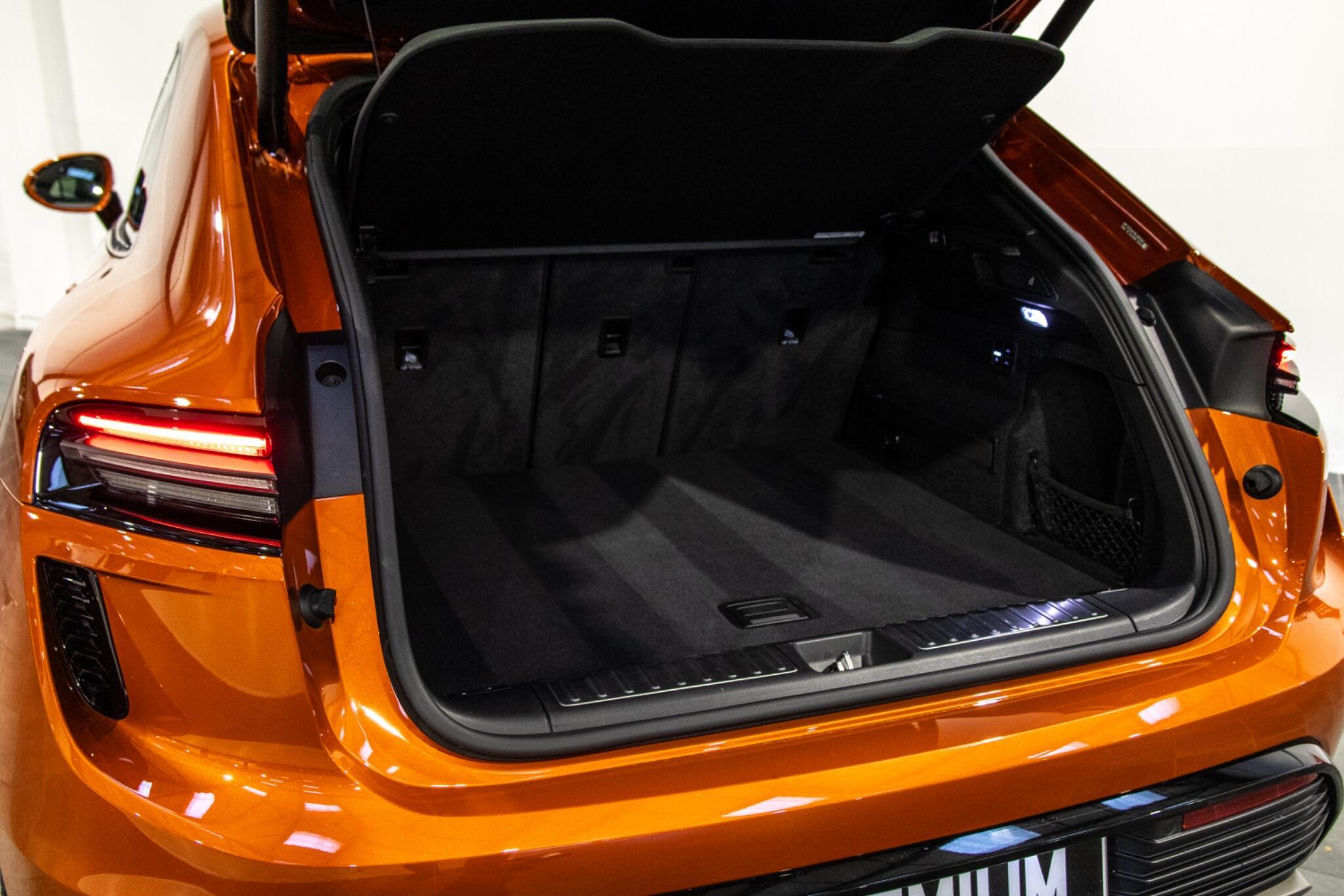 Porsche Macan - Image 10