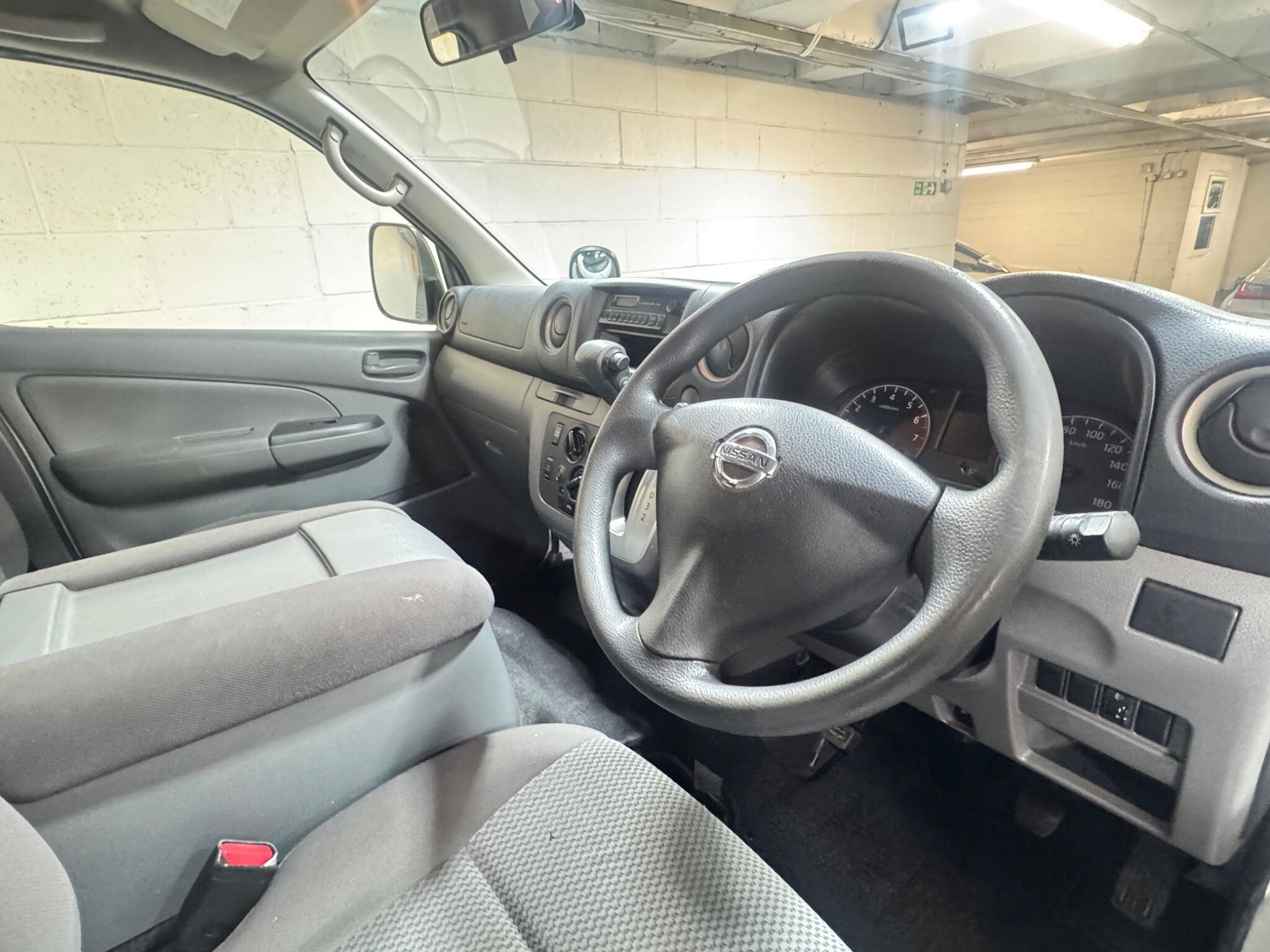 Nissan NV300 - Image 8