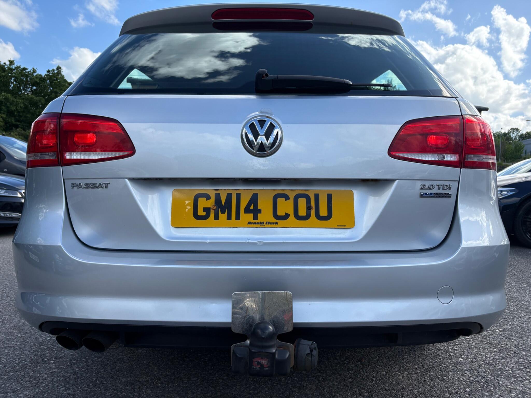 Volkswagen Passat - Image 17
