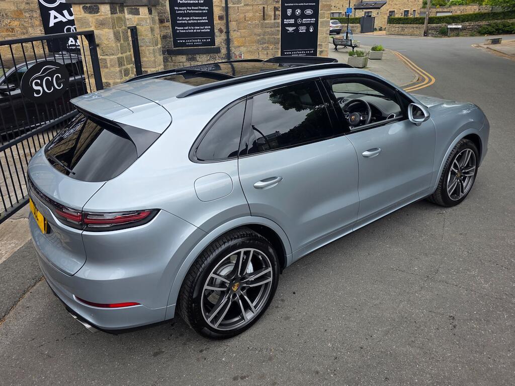 Porsche Cayenne - Image 10