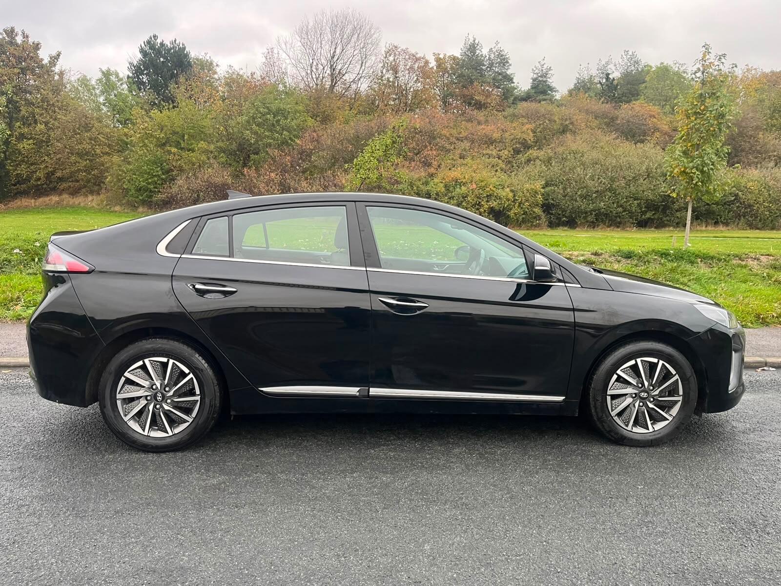 Hyundai Ioniq - Image 2