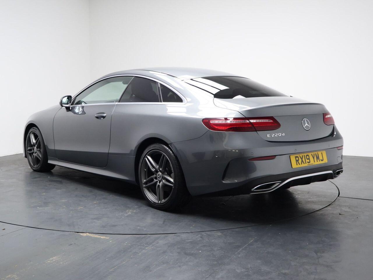 Mercedes-benz E-CLASS - Image 14