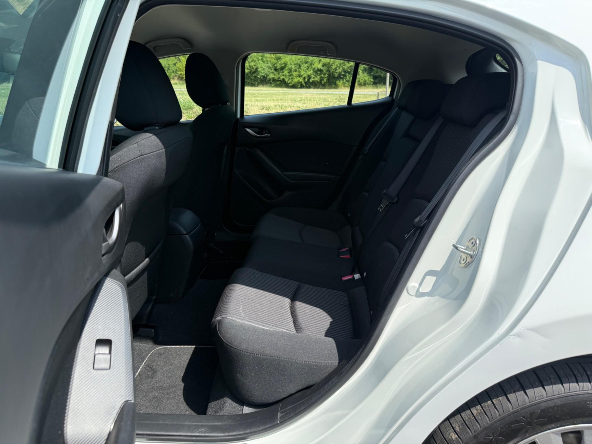 Mazda MAZDA3 - Image 17