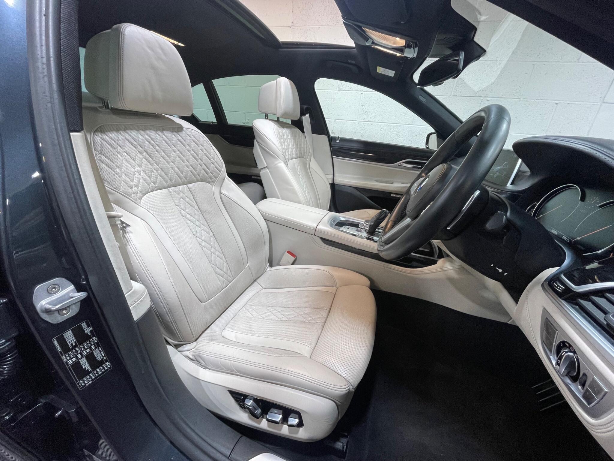 BMW 7 Series - Image 7