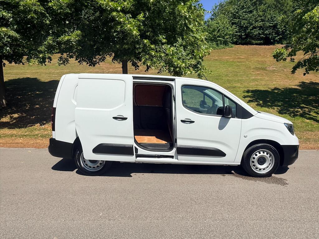 Vauxhall Combo - Image 3