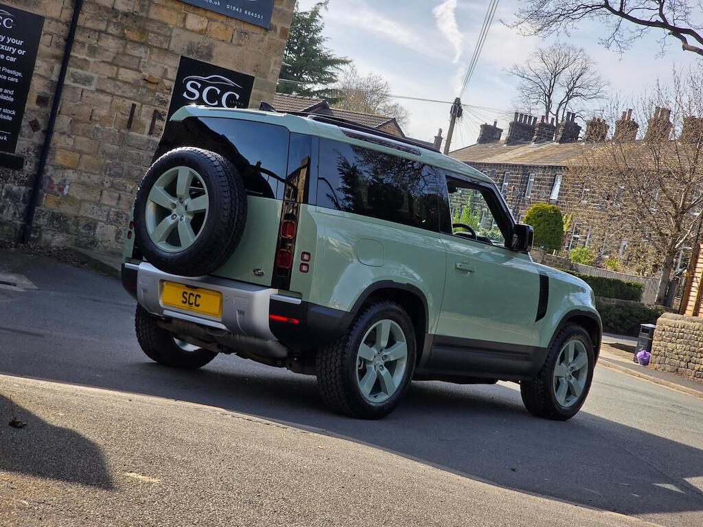 Land Rover Defender 90 - Image 22