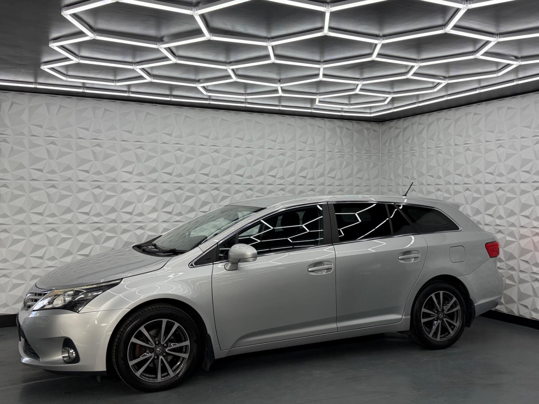 Toyota Avensis - Image 5