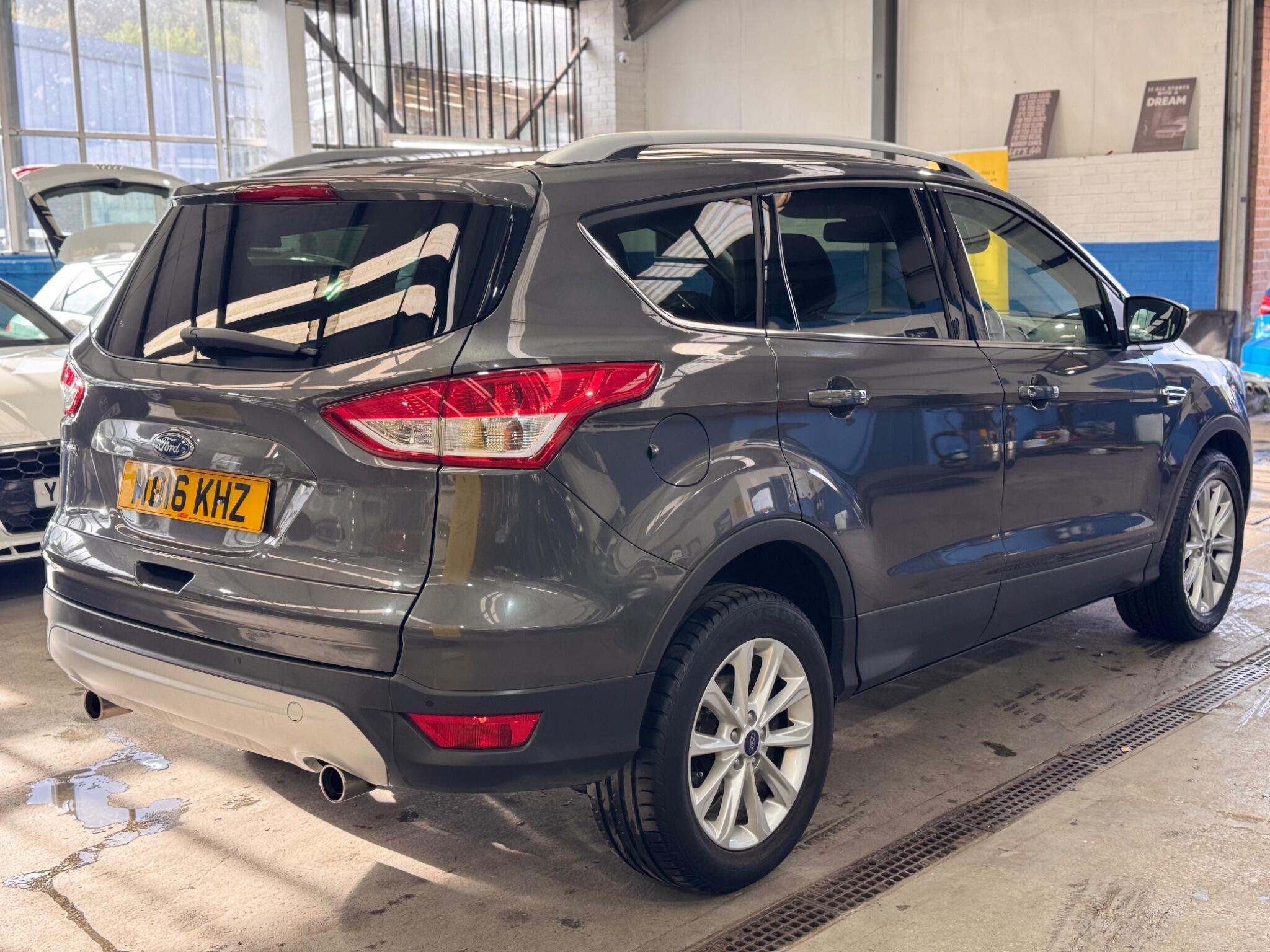 Ford Kuga - Image 7
