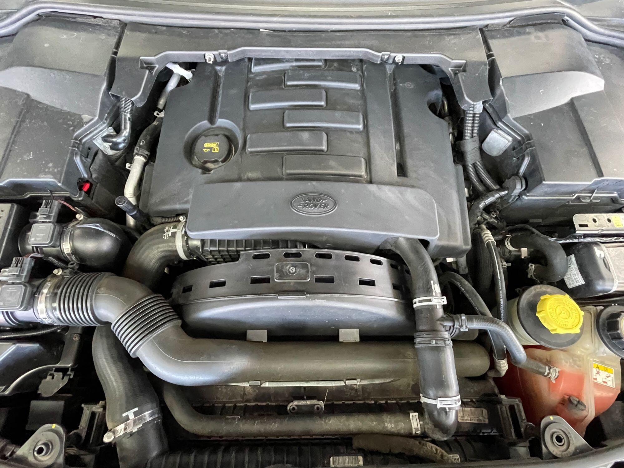 Land Rover DISCOVERY 4 - Image 19