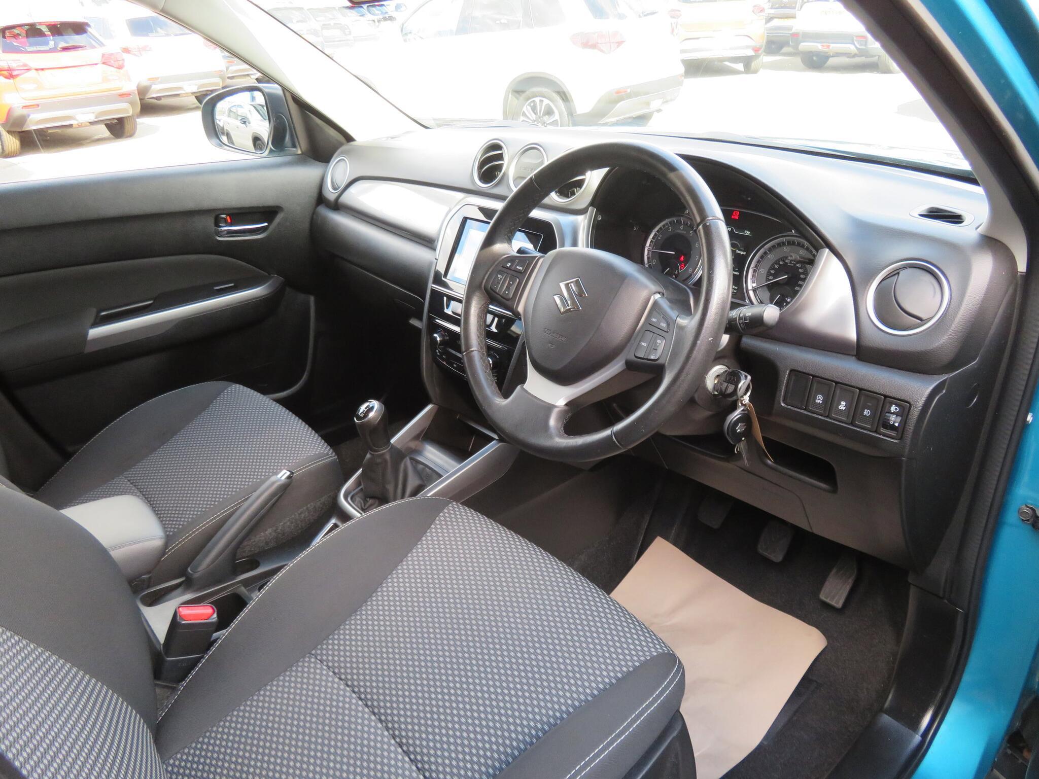 Suzuki Vitara - Image 17