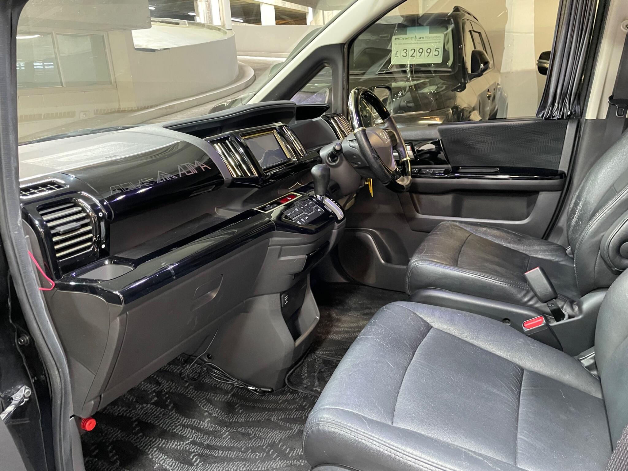 Honda Stepwagon - Image 12