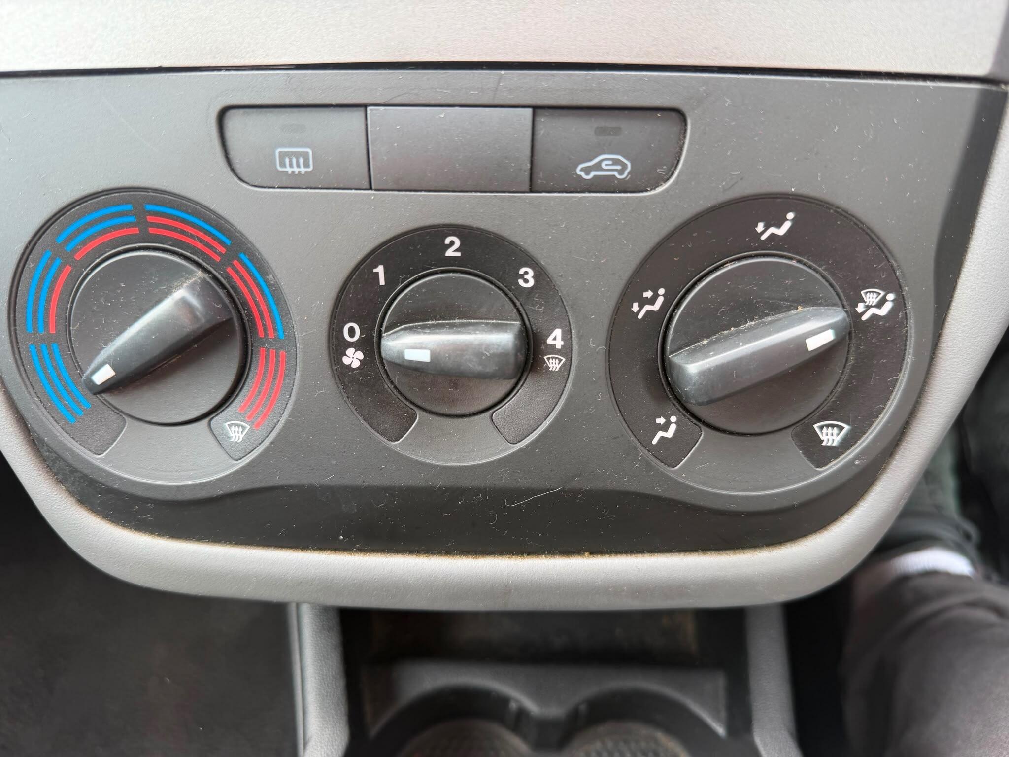 Fiat Grande Punto - Image 13