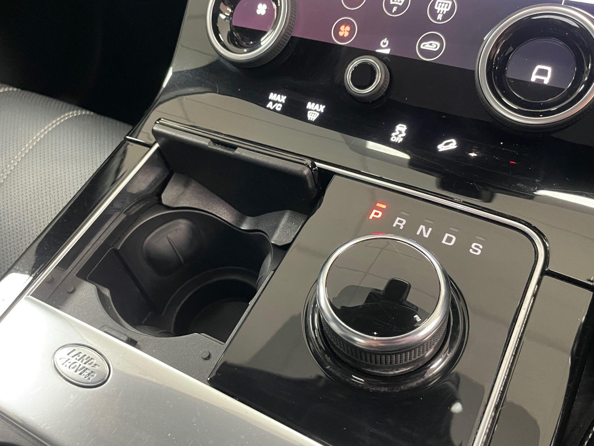 Land Rover Range Rover Velar - Image 48