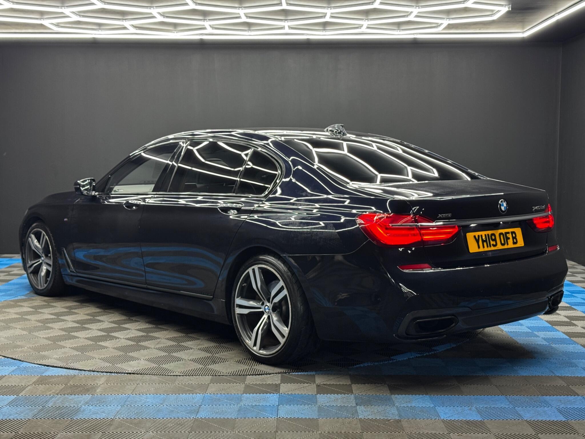 BMW 7 Series - Image 7