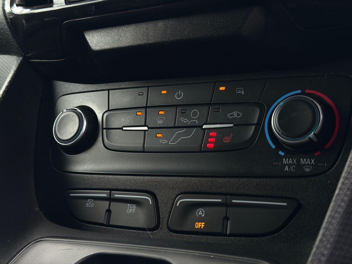 Ford Transit Connect - Image 32