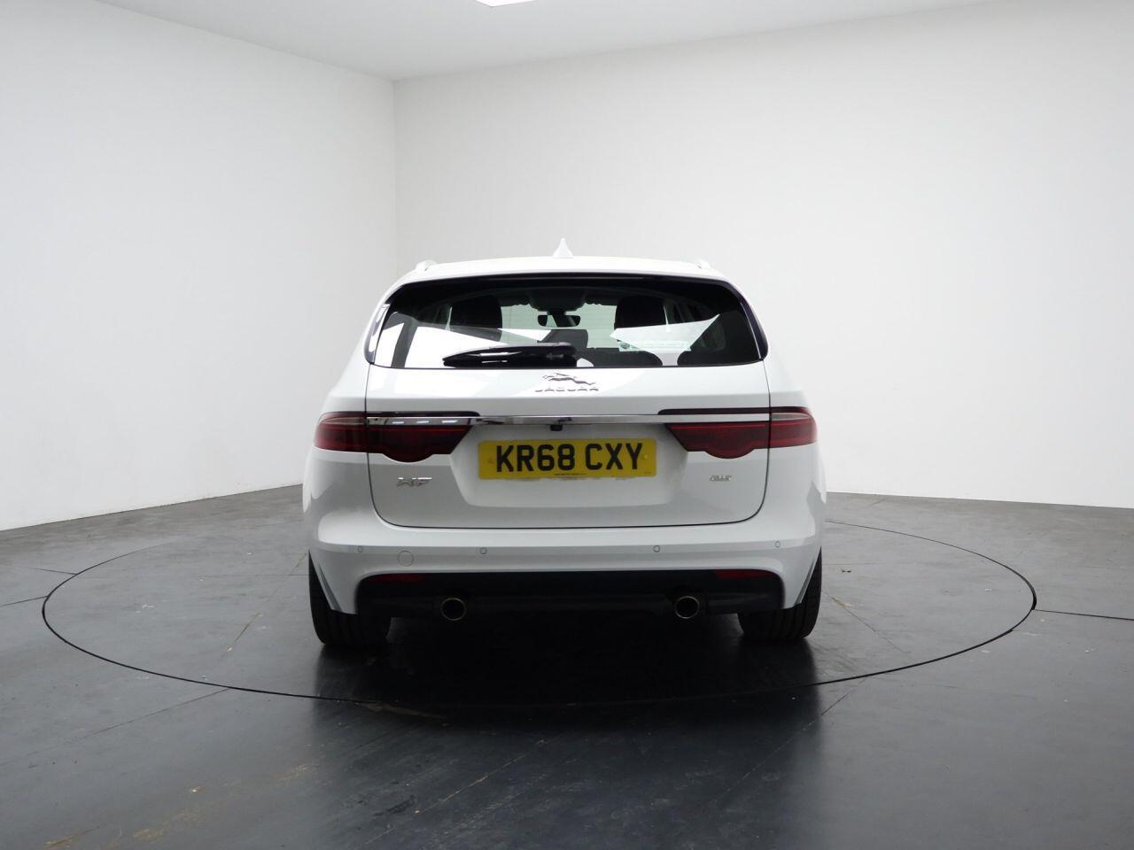 Jaguar XF - Image 11