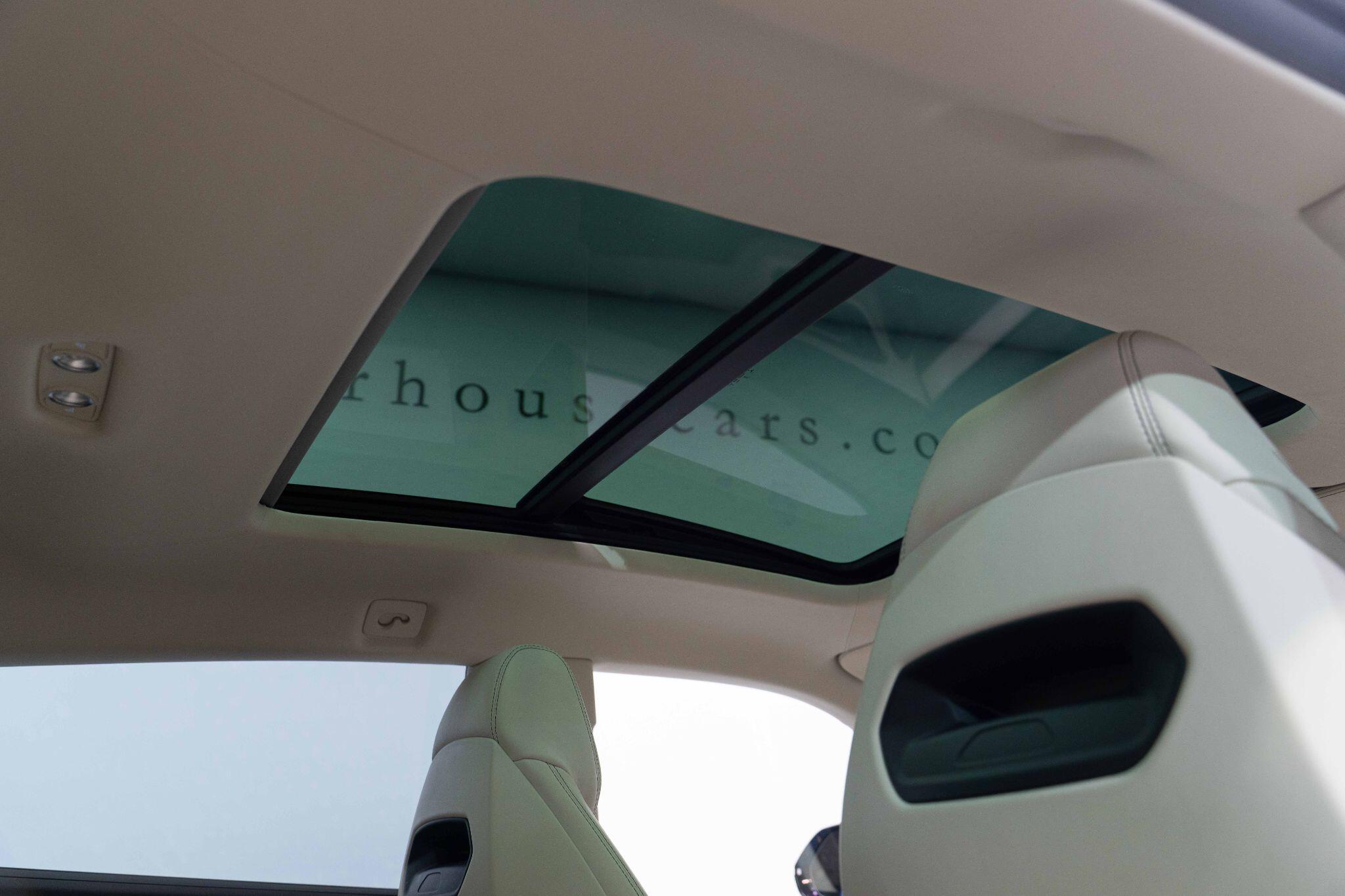 Lamborghini Urus - Image 43