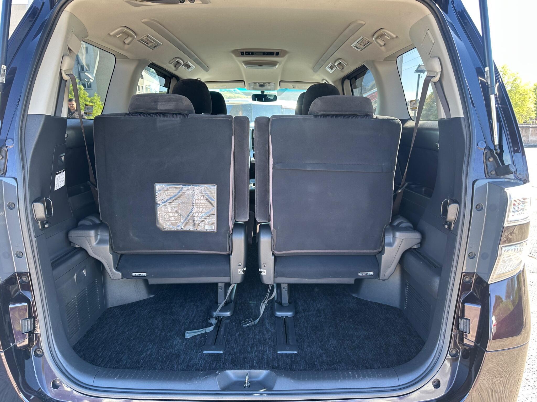 Toyota Vellfire - Image 15
