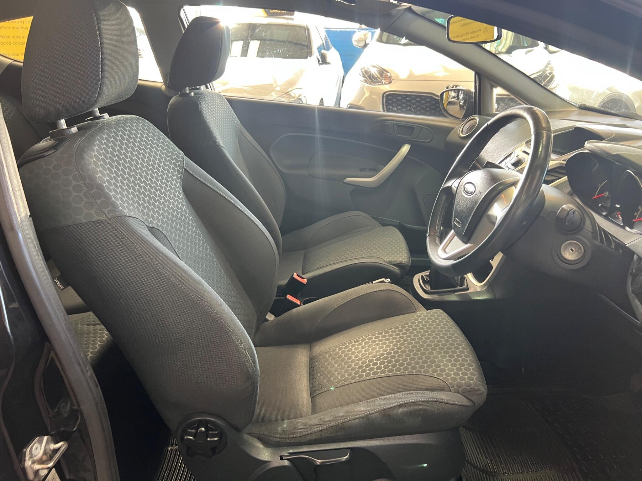 Ford Fiesta - Image 15