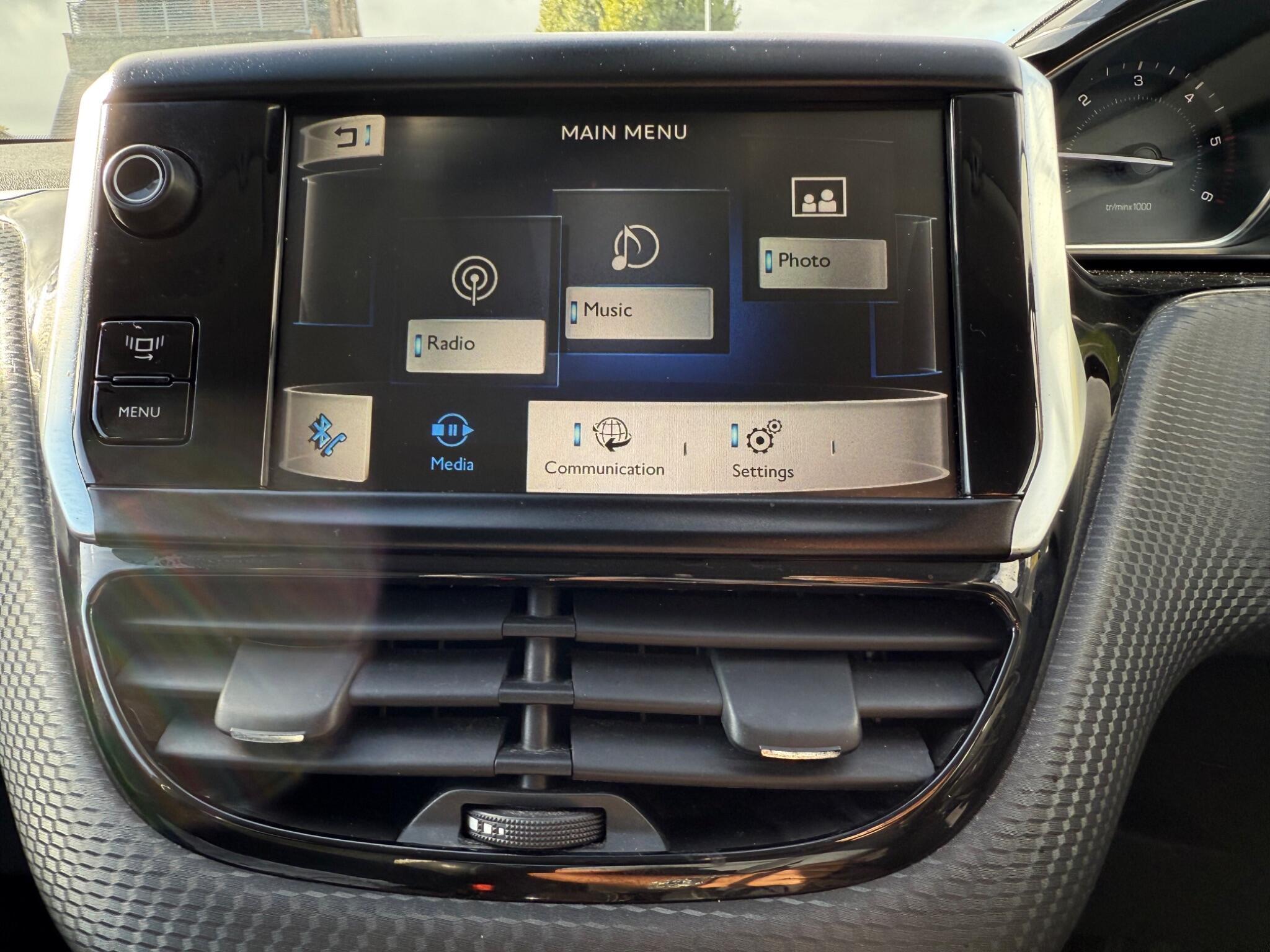 Peugeot 2008 - Image 14