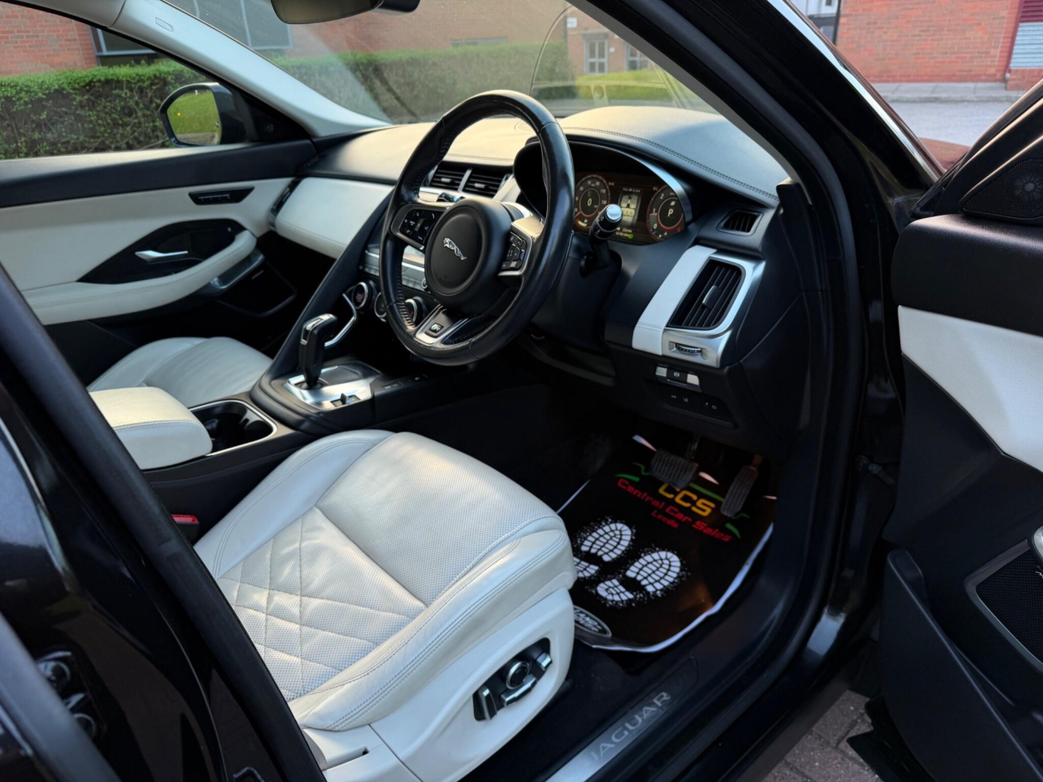 Jaguar E-Pace - Image 32