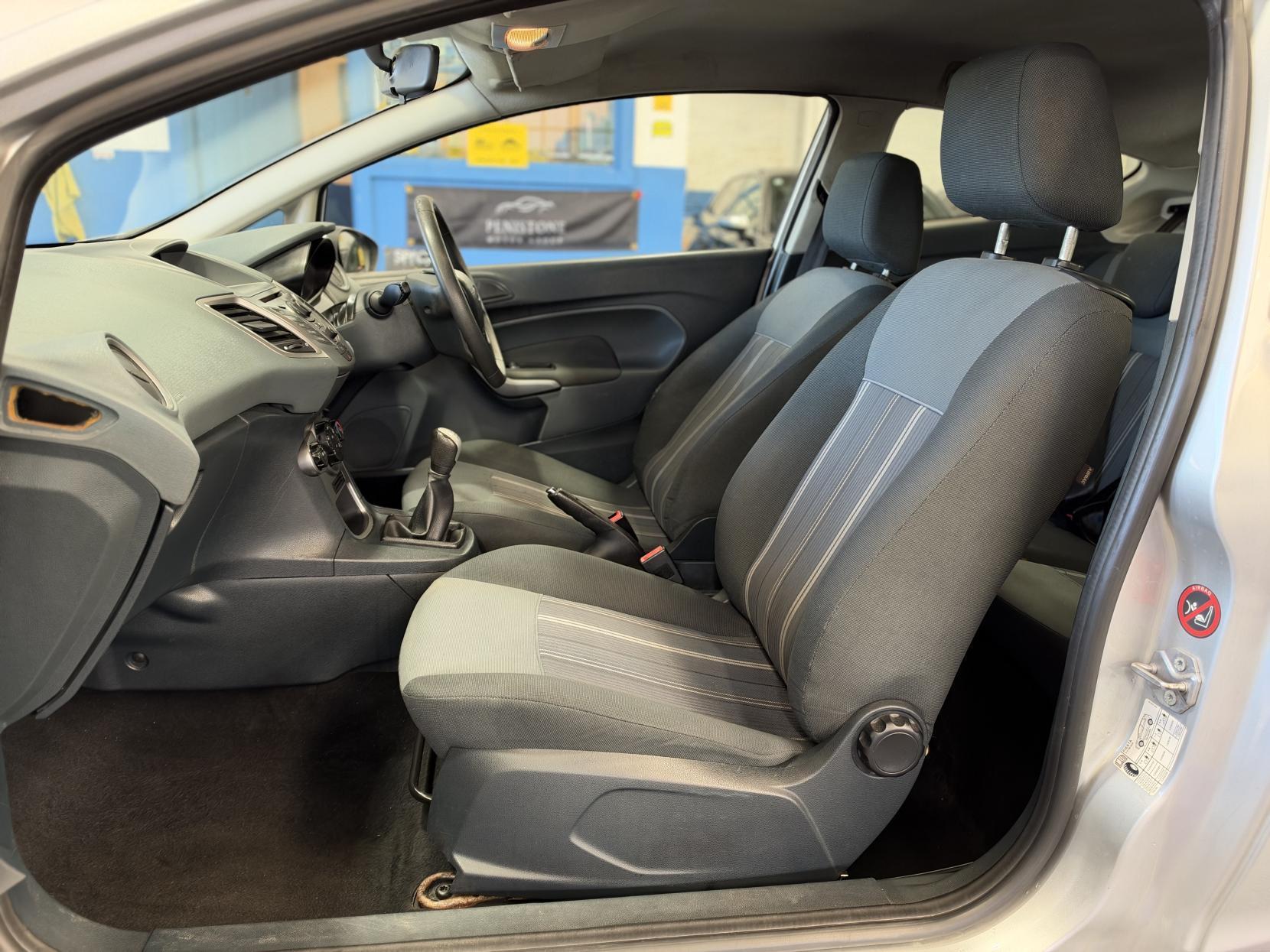 Ford Fiesta - Image 19